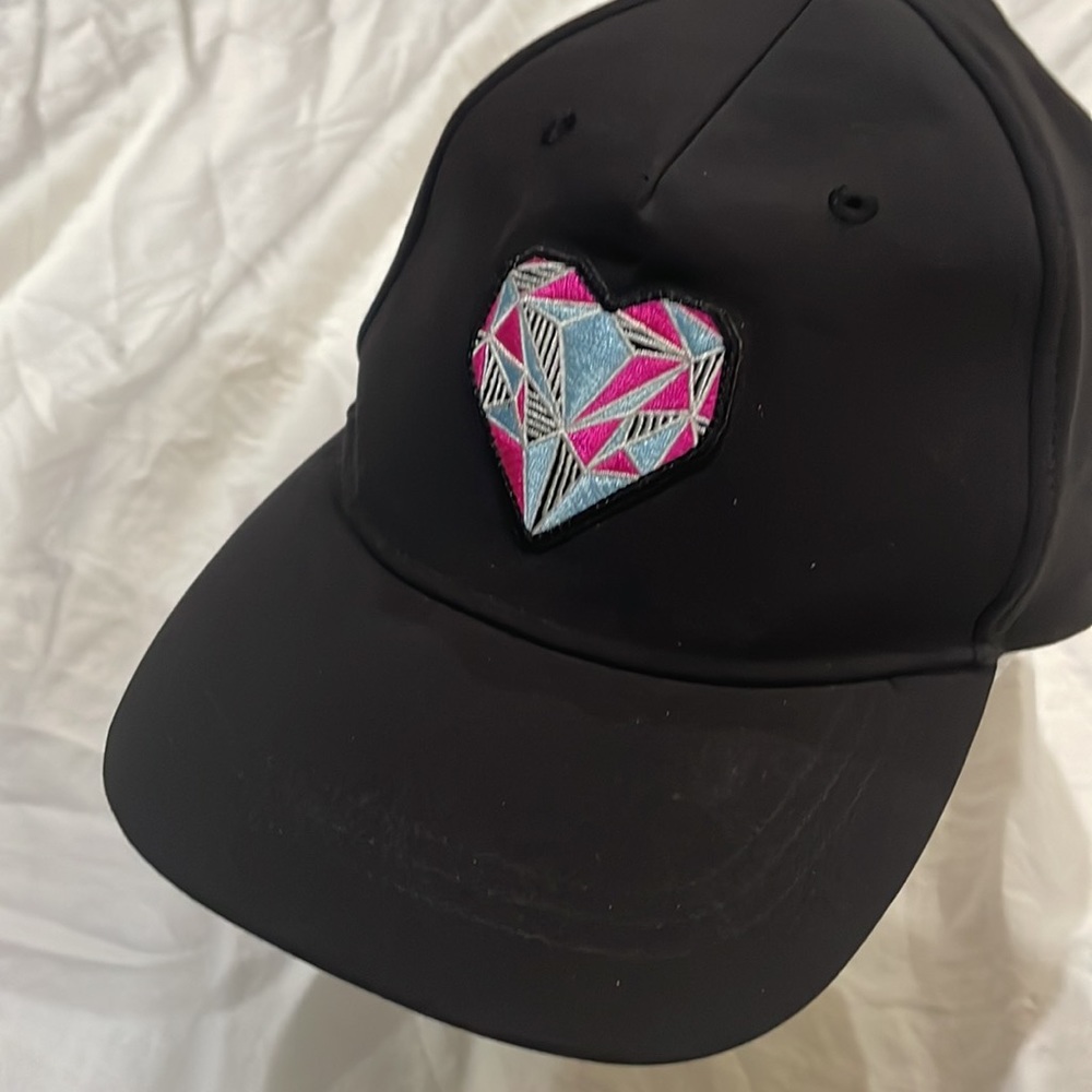 Ivivva hat